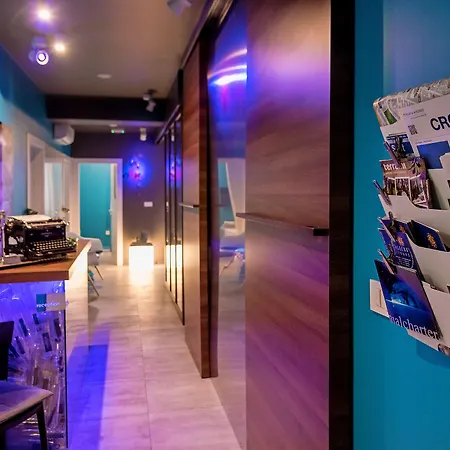 Design Bacvice Arti 4* スプリト