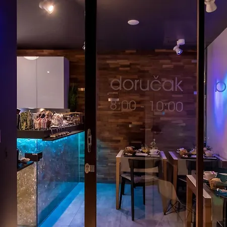 Design Bacvice Arti 4* スプリト