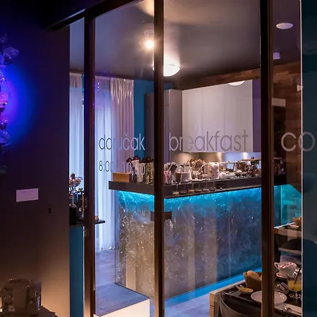 Design Bacvice Arti Couette-café