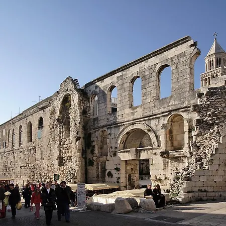 Design Bacvice Arti 4*