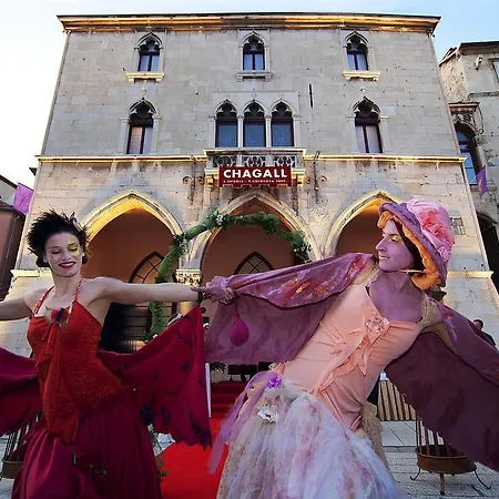 Design Bacvice Arti Frühstückspension 4*